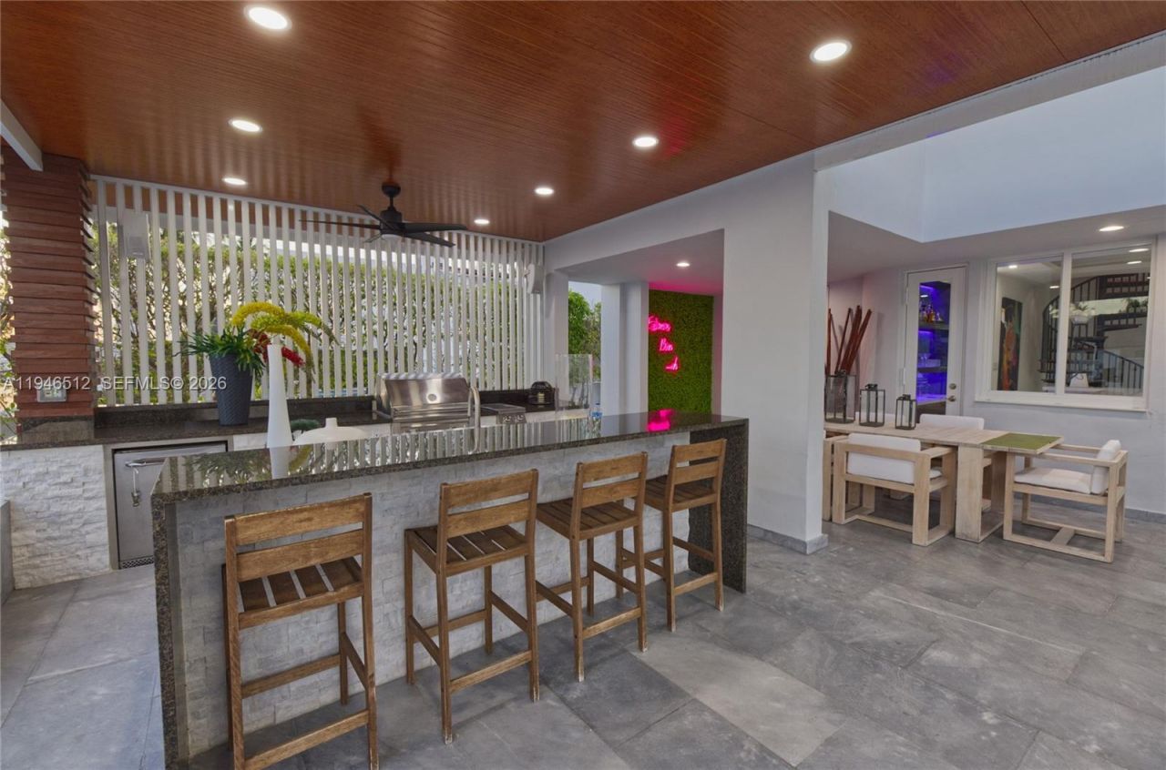 3368 NE 169th St, North Miami Beach, FL 33160 Photo