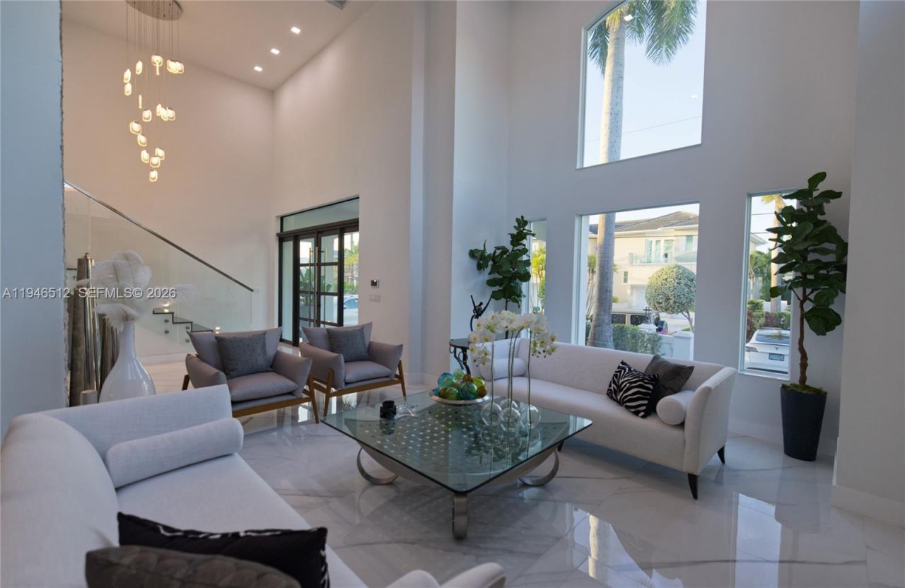 3368 NE 169th St, North Miami Beach, FL 33160 Photo