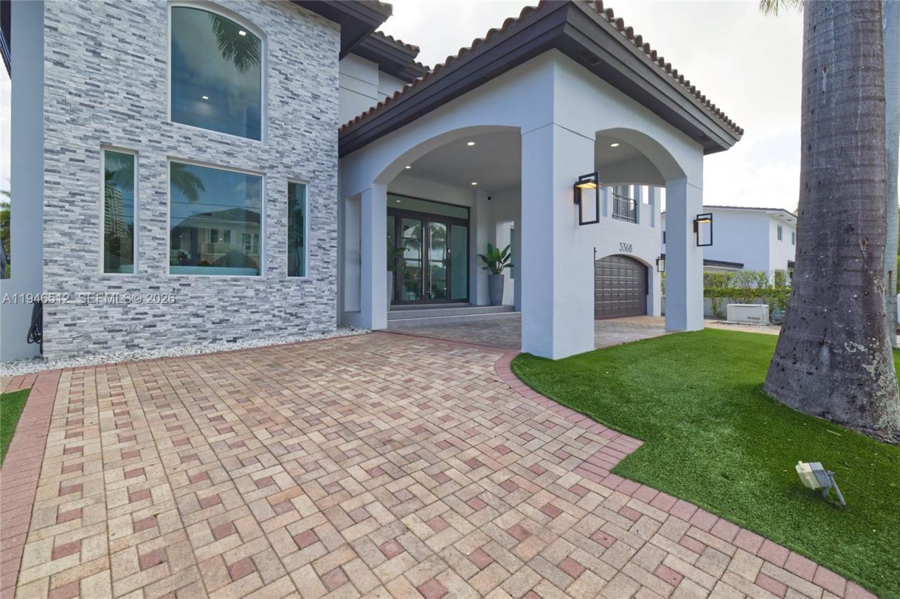 3368 NE 169th St, North Miami Beach, FL 33160 Photo