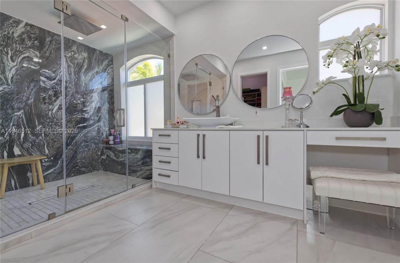 3368 NE 169th St, North Miami Beach, FL 33160 Photo