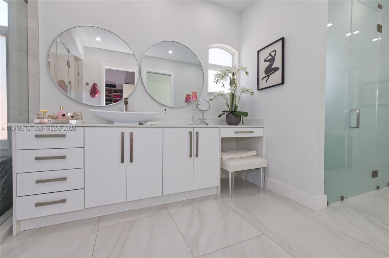 3368 NE 169th St, North Miami Beach, FL 33160 Photo