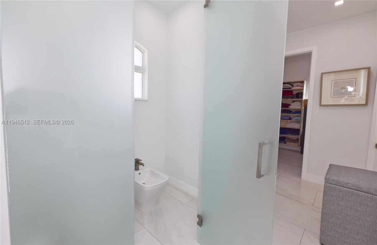 3368 NE 169th St, North Miami Beach, FL 33160 Photo