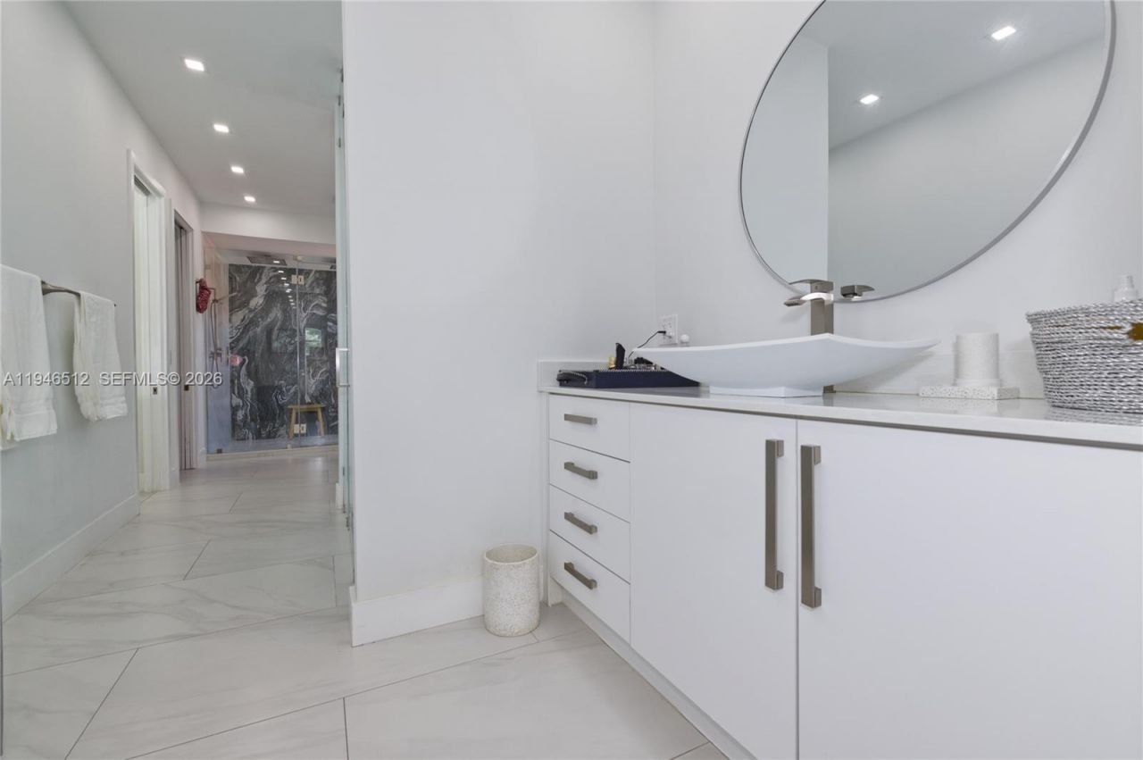 3368 NE 169th St, North Miami Beach, FL 33160 Photo