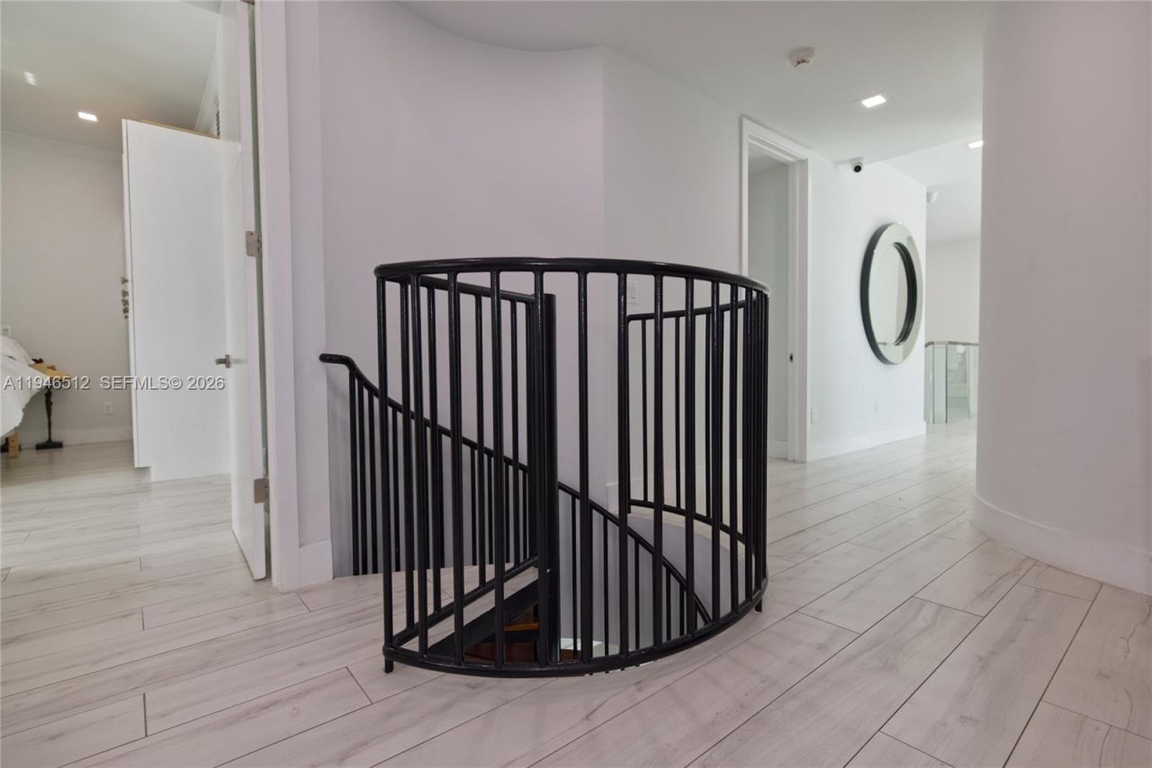 3368 NE 169th St, North Miami Beach, FL 33160 Photo