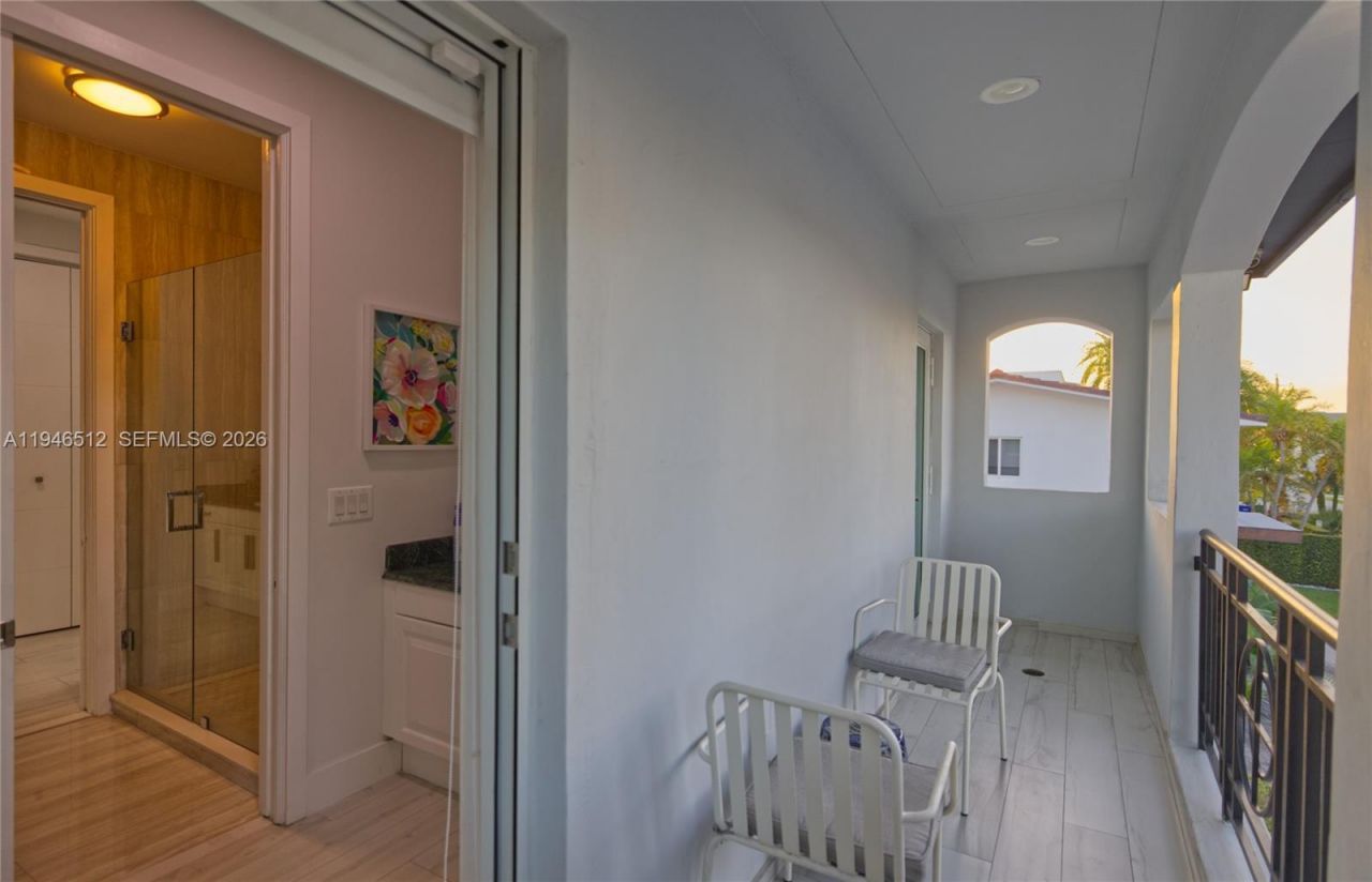 3368 NE 169th St, North Miami Beach, FL 33160 Photo