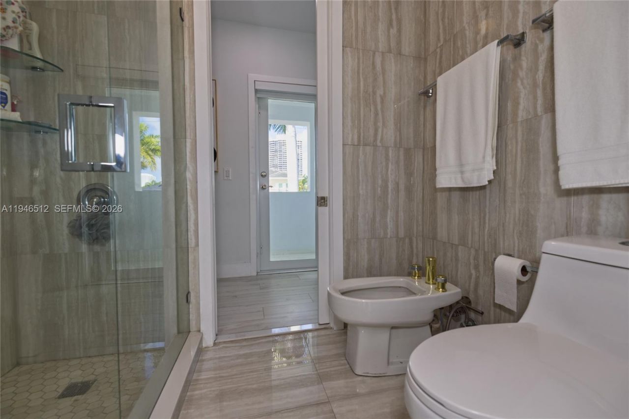 3368 NE 169th St, North Miami Beach, FL 33160 Photo