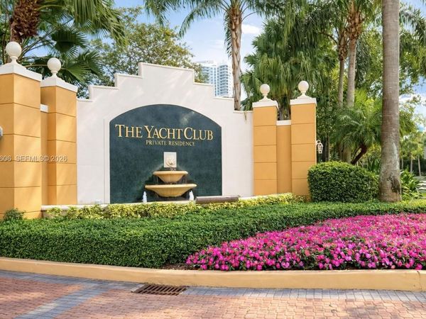 19701 E Country Club Dr, Unit 5605, Aventura, FL 33180