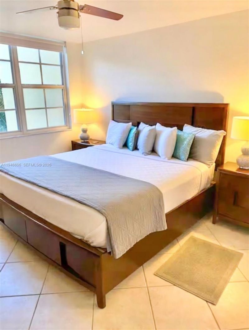 19701 E Country Club Dr, Unit 5605, Aventura, FL 33180 Photo