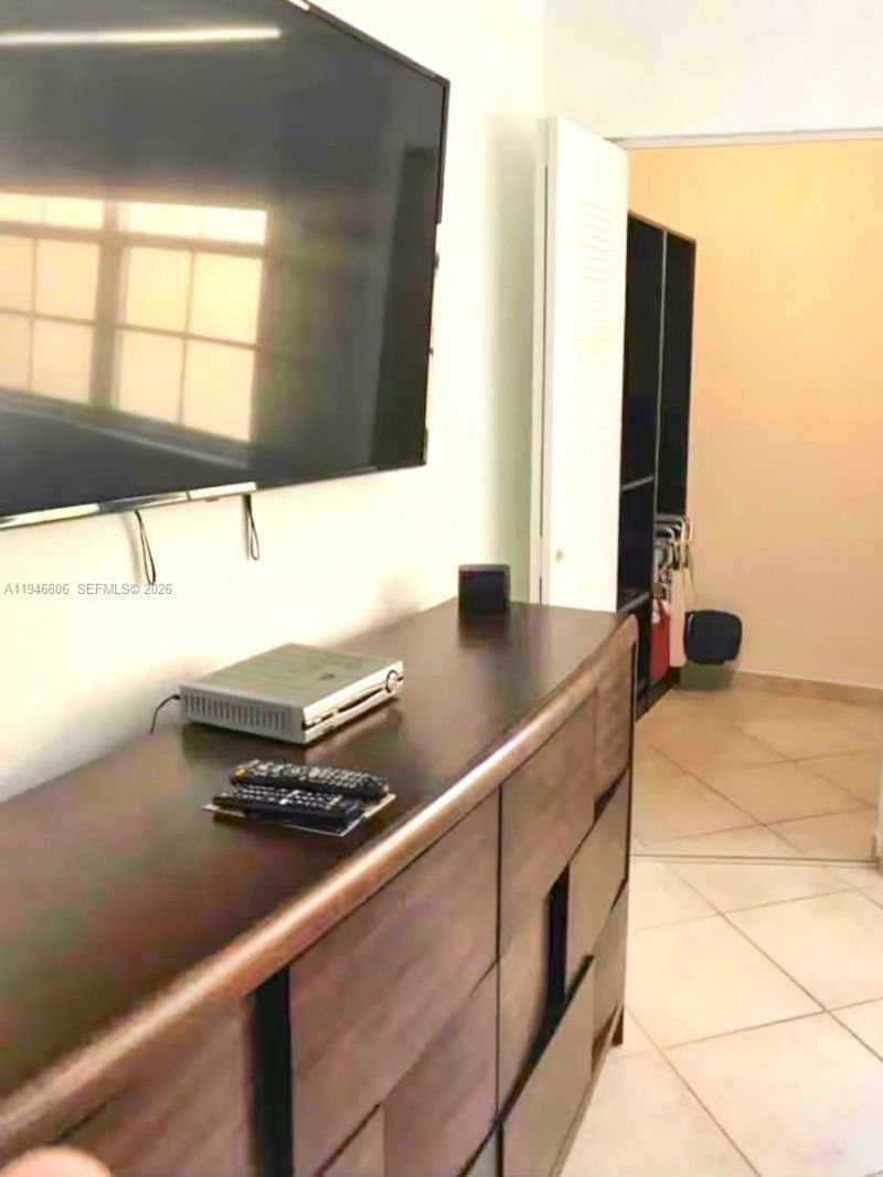 19701 E Country Club Dr, Unit 5605, Aventura, FL 33180 Photo