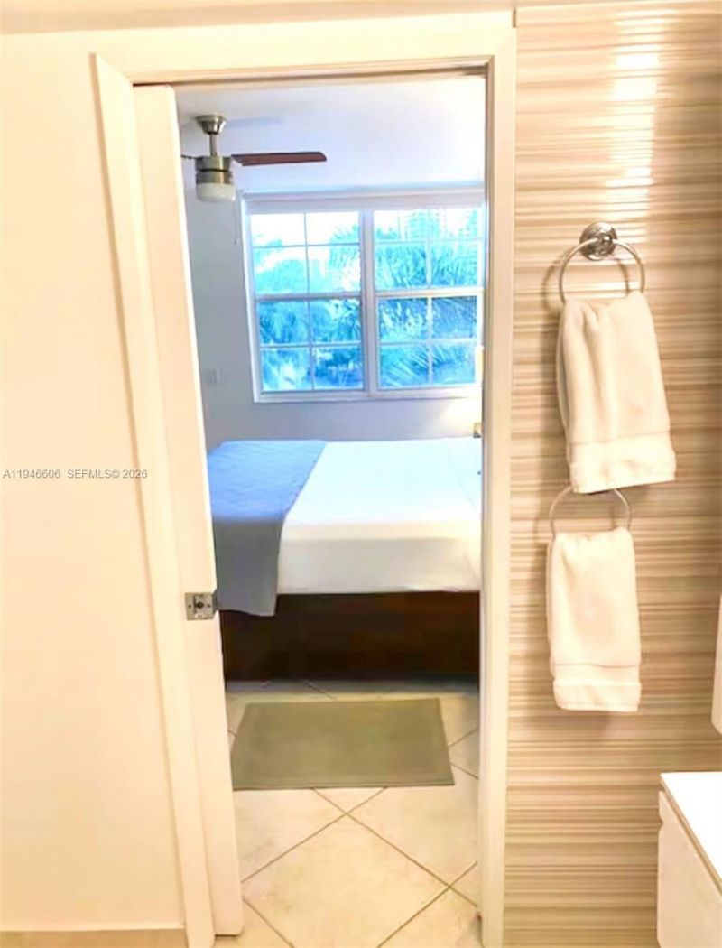 19701 E Country Club Dr, Unit 5605, Aventura, FL 33180 Photo