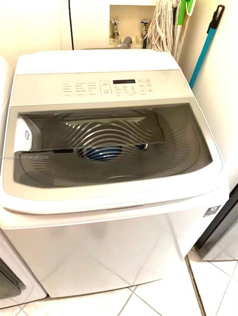 19701 E Country Club Dr, Unit 5605, Aventura, FL 33180 Photo