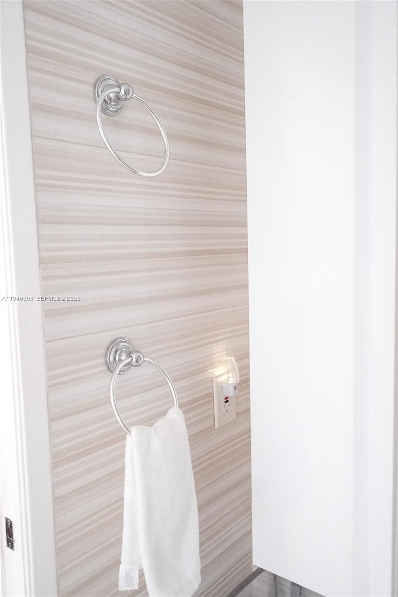 19701 E Country Club Dr, Unit 5605, Aventura, FL 33180 Photo