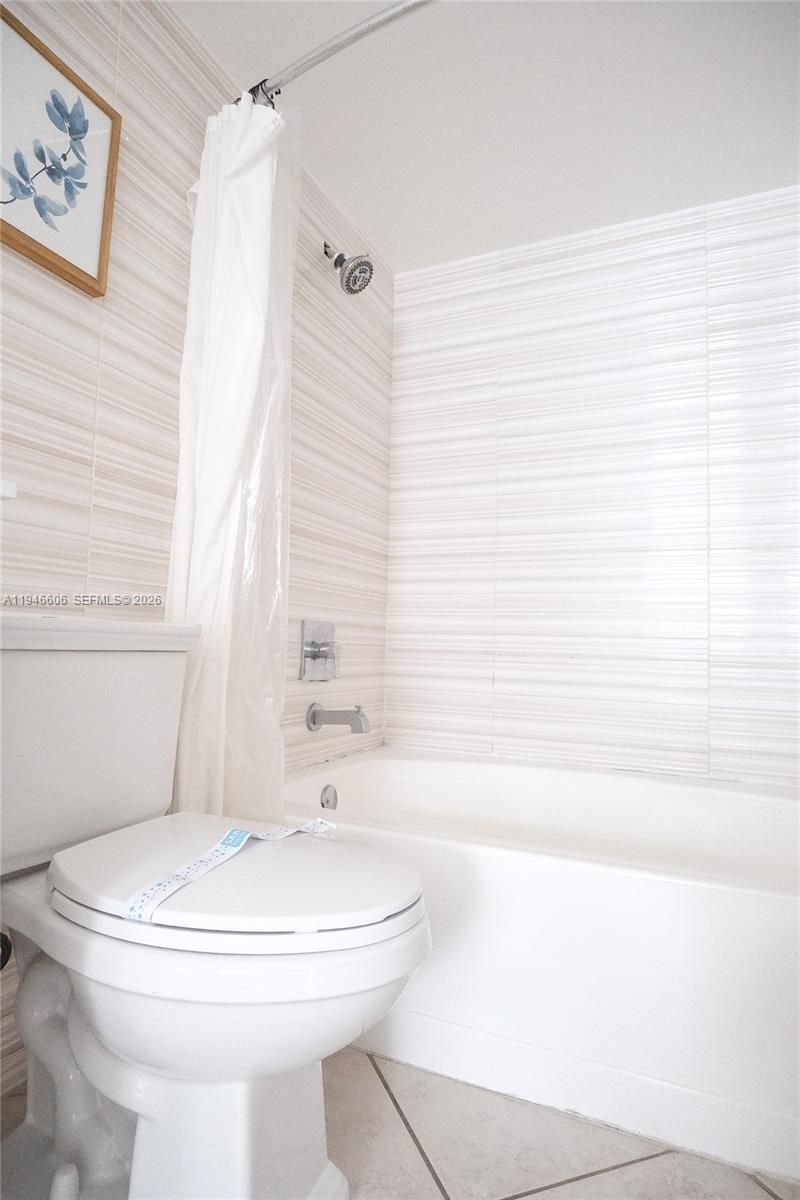19701 E Country Club Dr, Unit 5605, Aventura, FL 33180 Photo