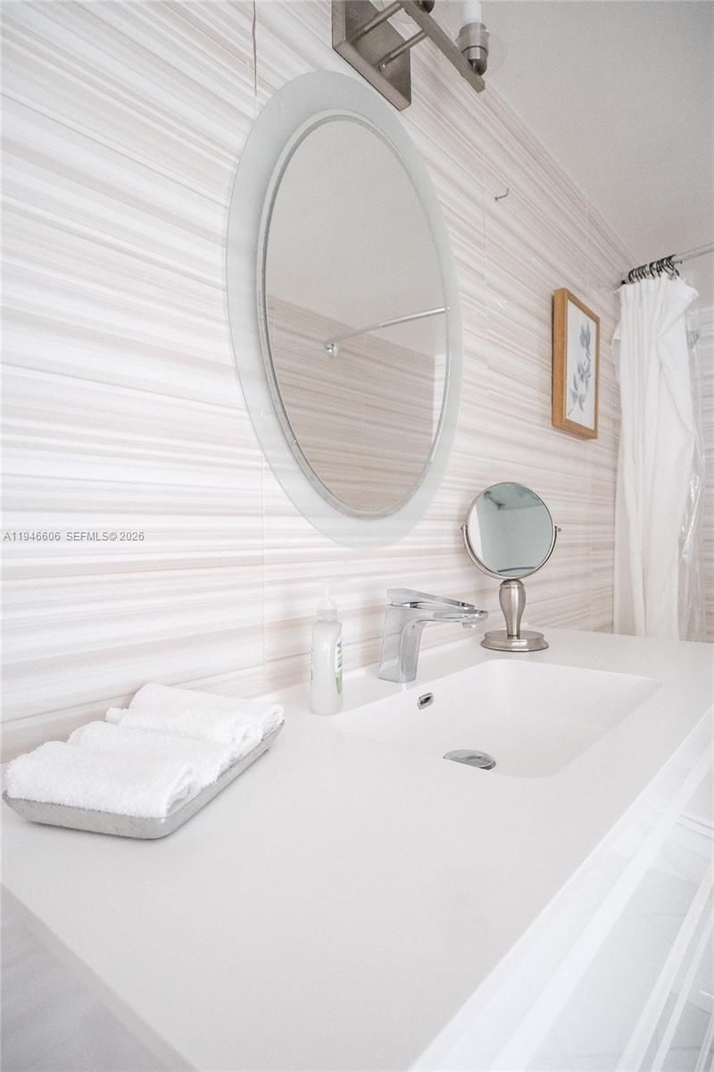 19701 E Country Club Dr, Unit 5605, Aventura, FL 33180 Photo