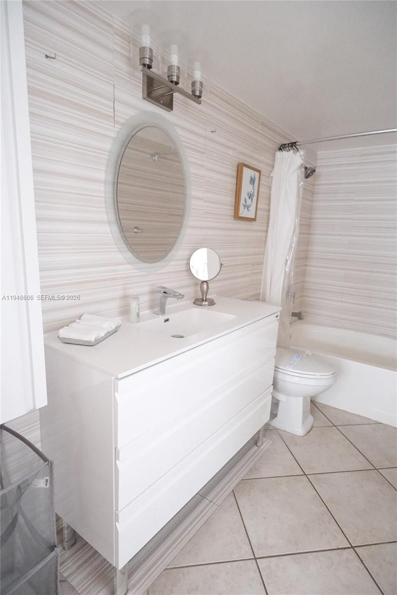 19701 E Country Club Dr, Unit 5605, Aventura, FL 33180 Photo