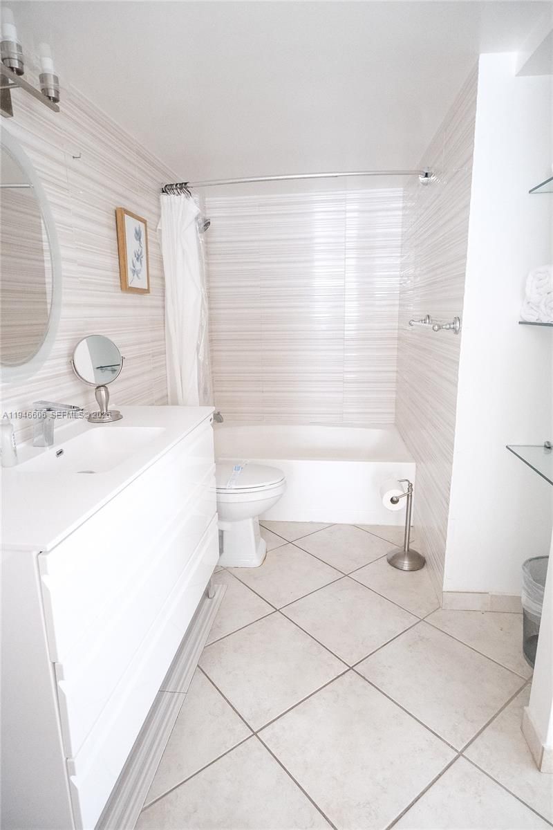 19701 E Country Club Dr, Unit 5605, Aventura, FL 33180 Photo