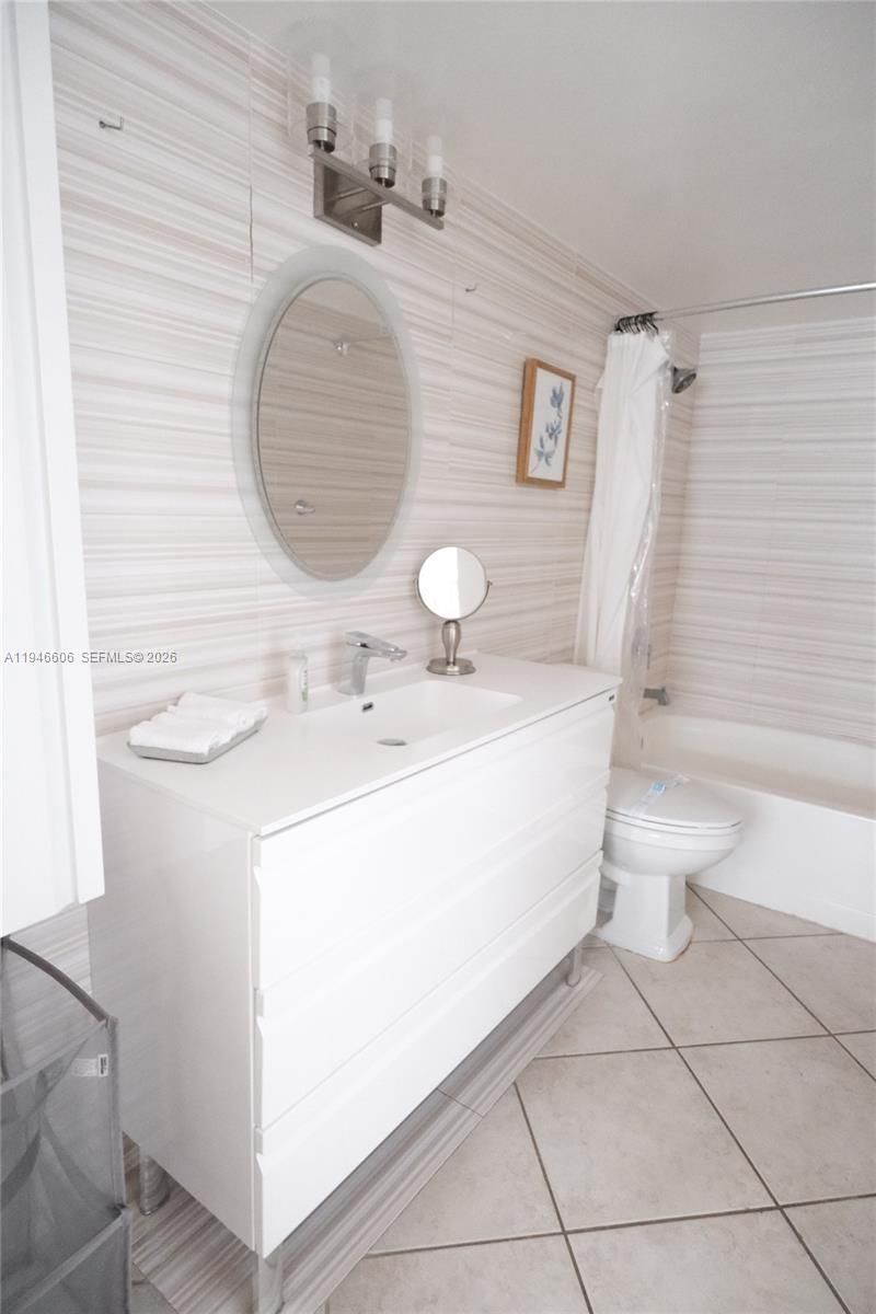 19701 E Country Club Dr, Unit 5605, Aventura, FL 33180 Photo