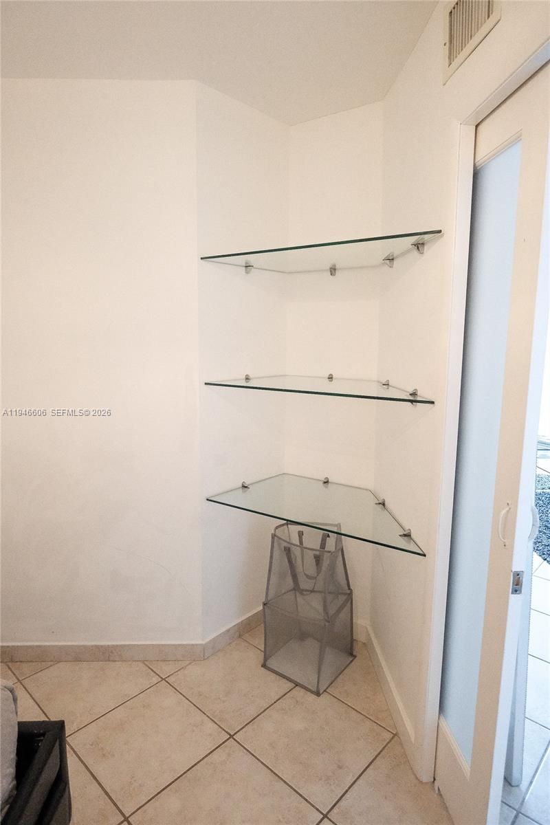 19701 E Country Club Dr, Unit 5605, Aventura, FL 33180 Photo