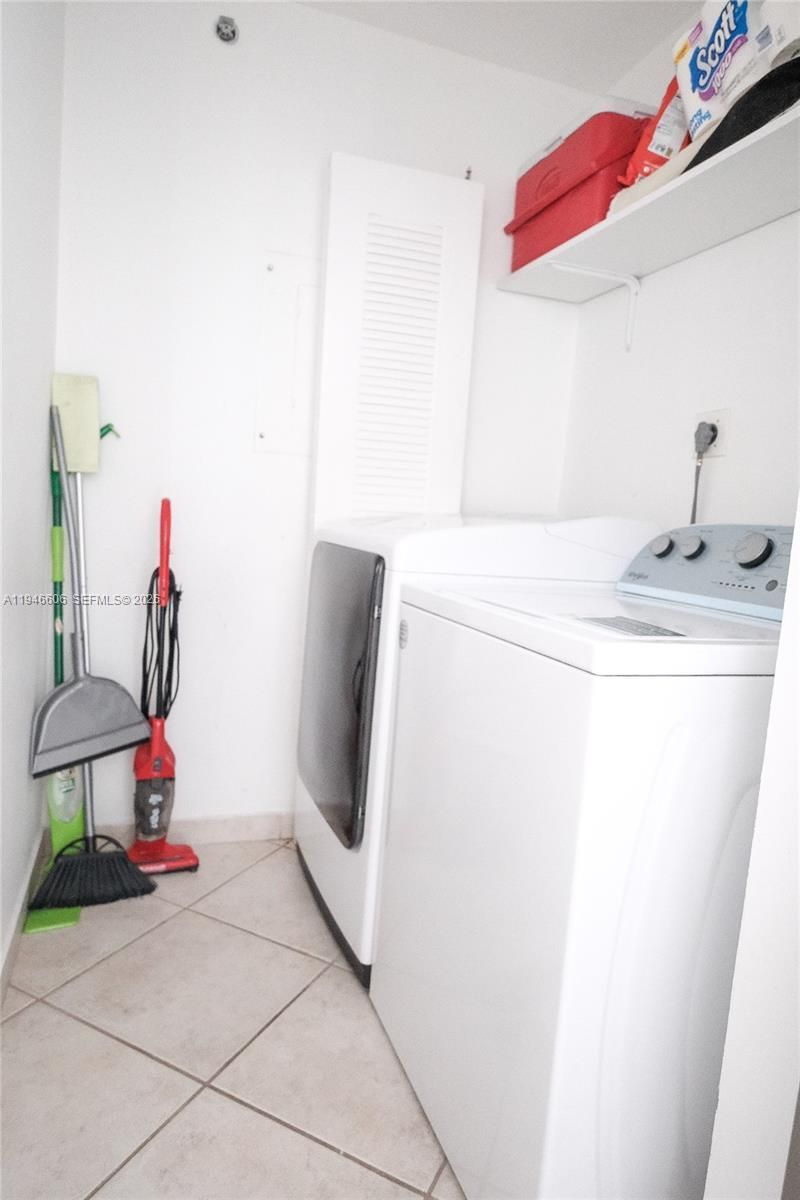 19701 E Country Club Dr, Unit 5605, Aventura, FL 33180 Photo