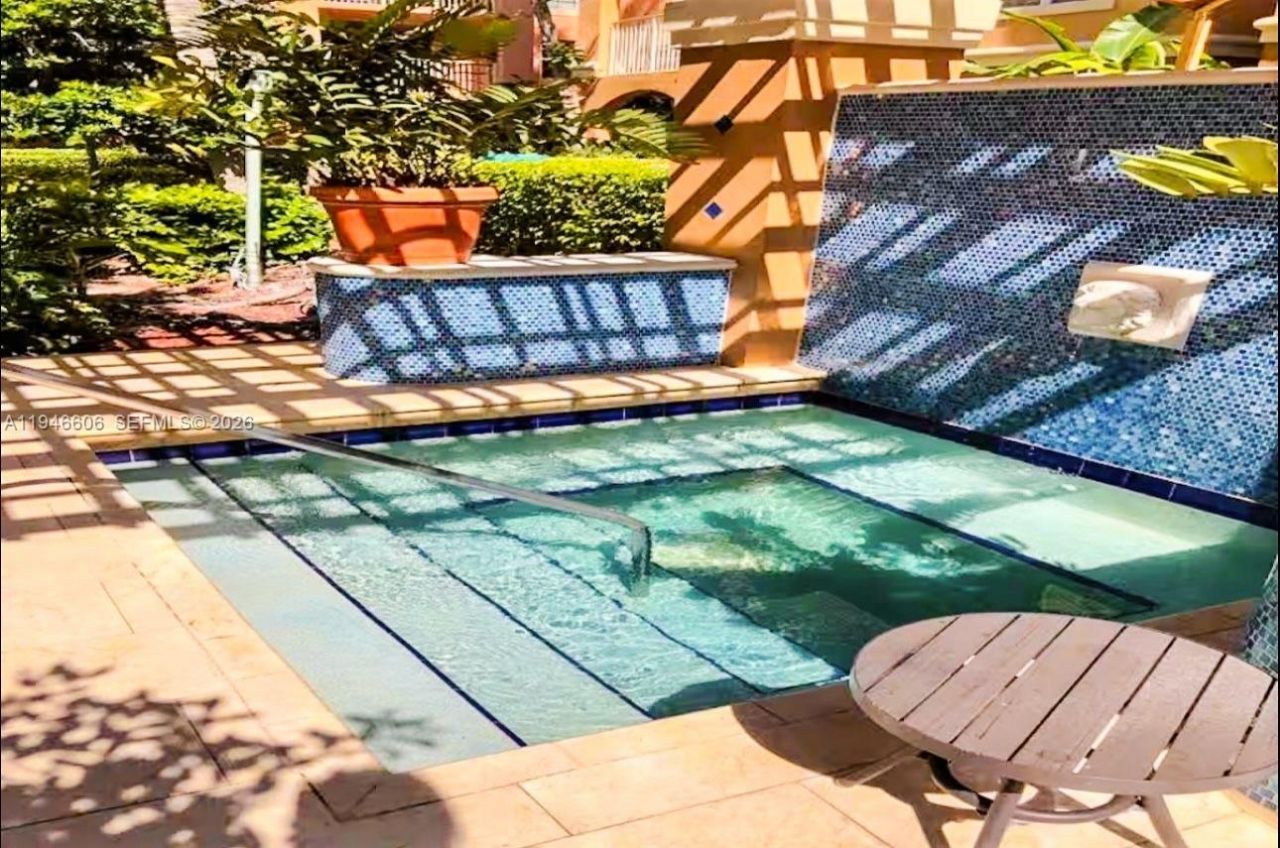 19701 E Country Club Dr, Unit 5605, Aventura, FL 33180 Photo