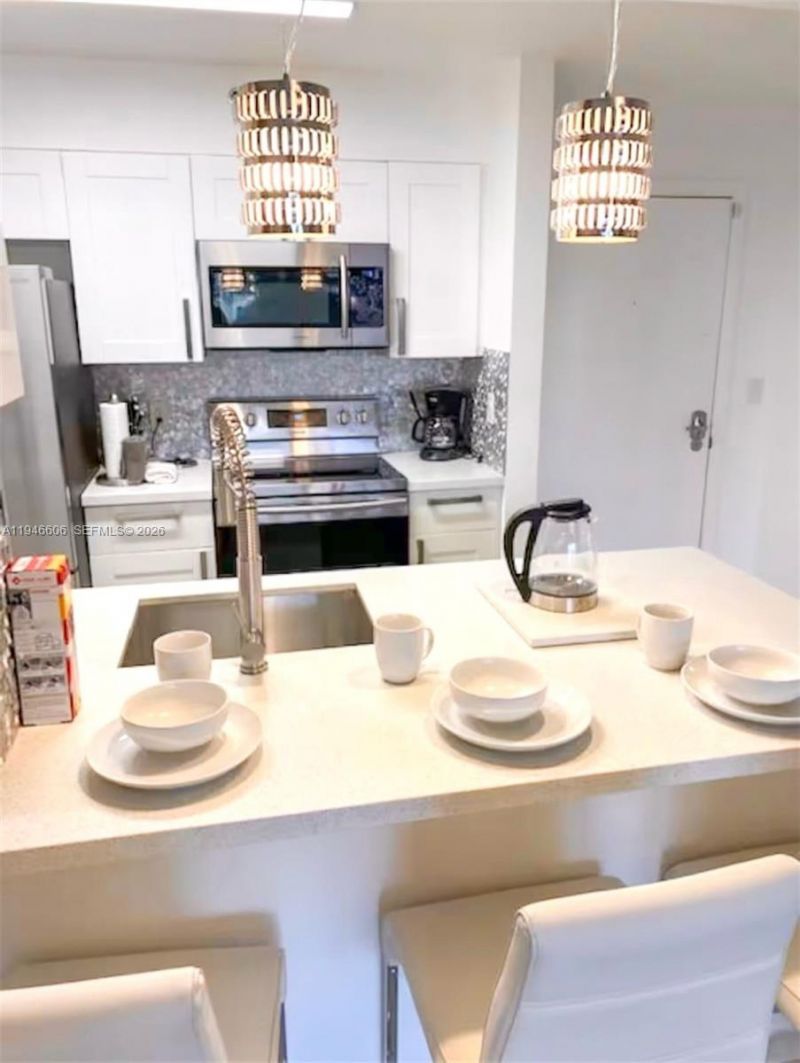 19701 E Country Club Dr, Unit 5605, Aventura, FL 33180 Photo