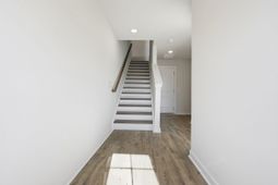 524 Heathwood Way photo 4