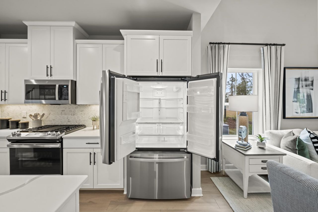 8901 Arcadius Dr Photo 11