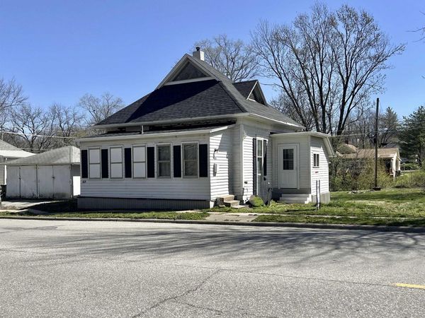 605 N 2nd Street, Fairfield, IA 52556