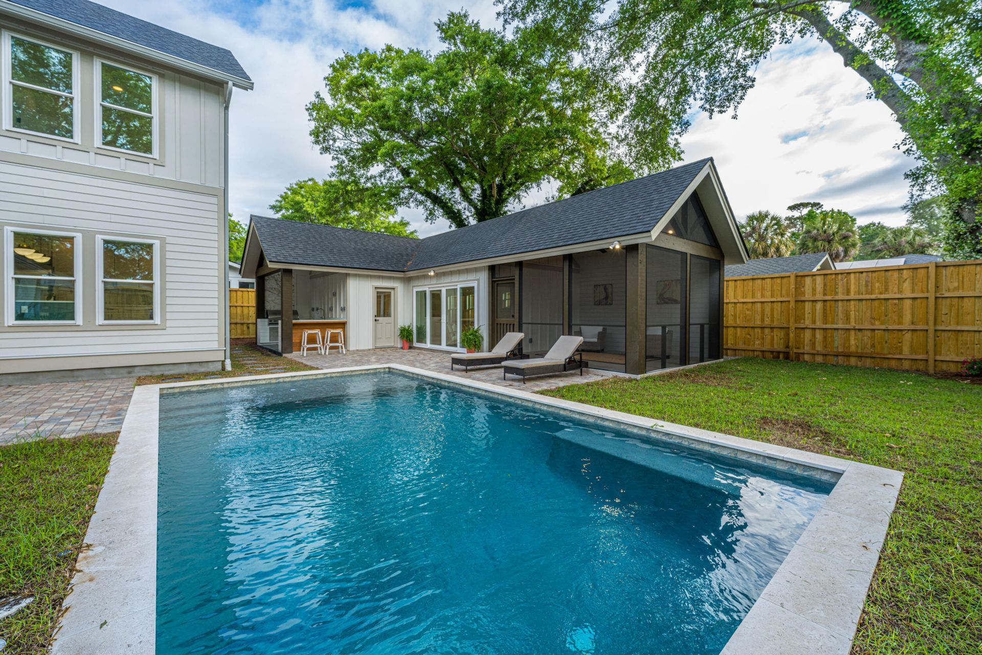 1405 Heather Drive Photo 12