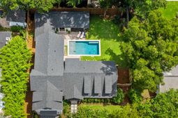 1405 Heather Drive photo 4