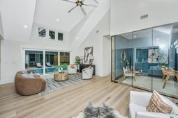 1405 Heather Drive photo 4