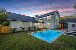 1405 Heather Drive photo 4