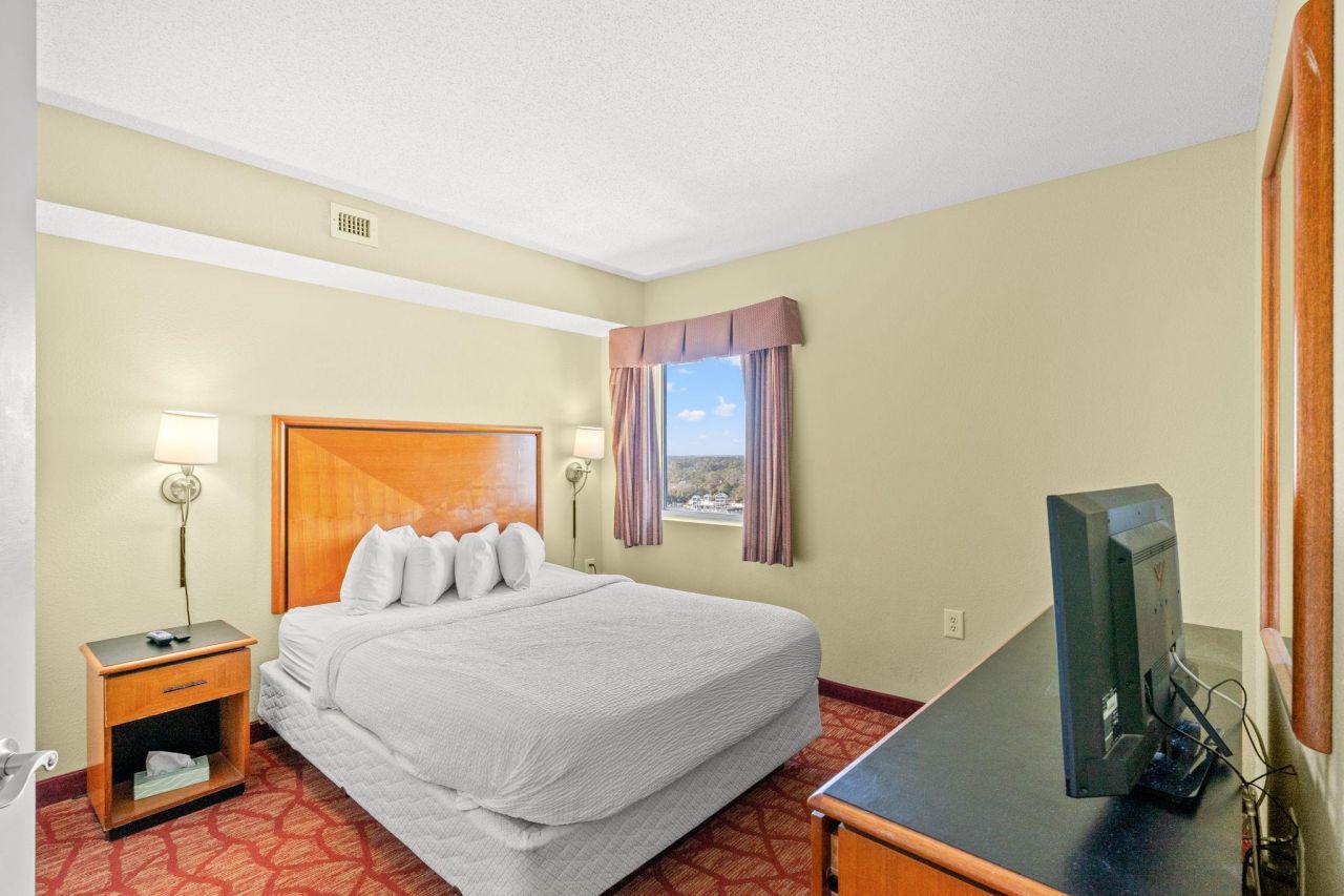 504 N Ocean Blvd. Photo 13