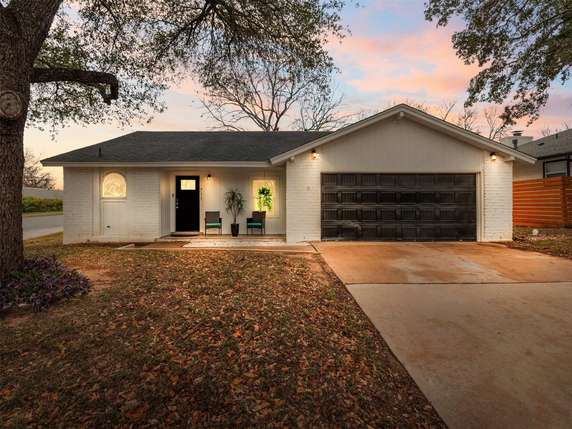 711 Buckingham Pl, Austin, TX 78745 Main Photo