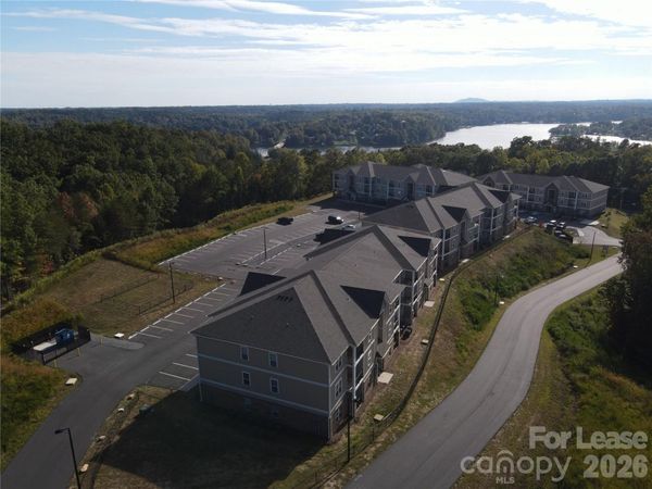 90 Riverside Drive, Hickory, NC 28601