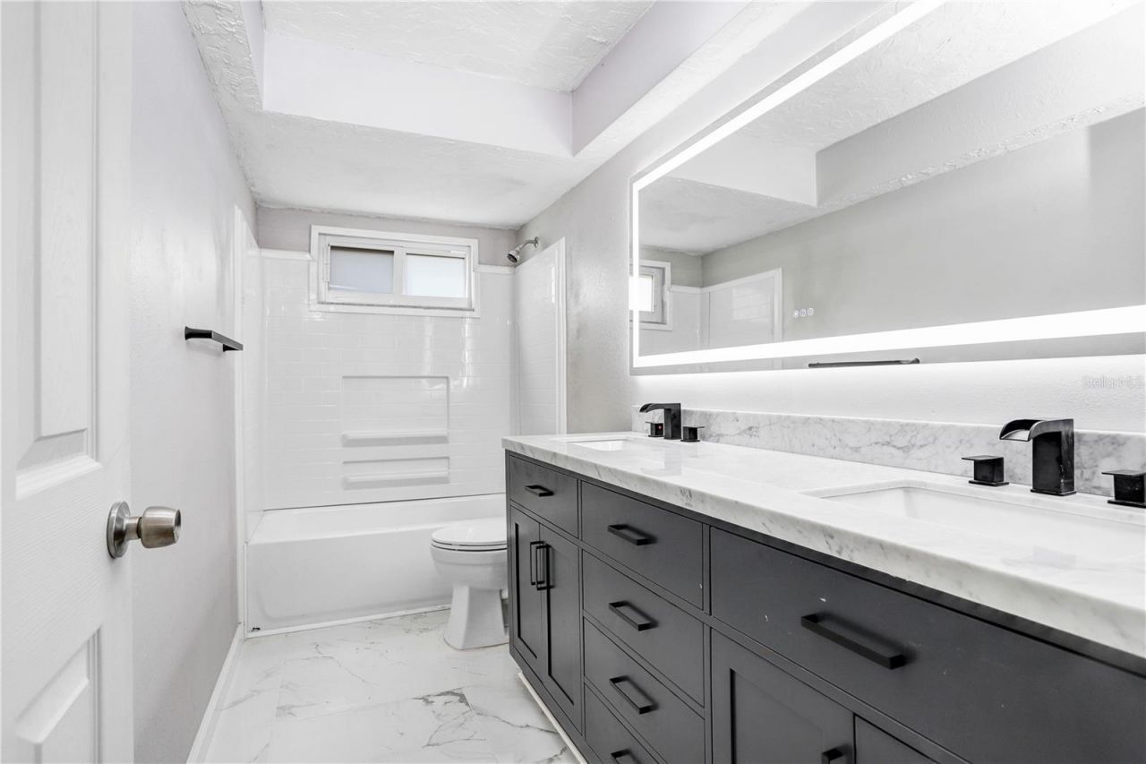 813 Exmoor Street, Sarasota, FL 34243 Photo