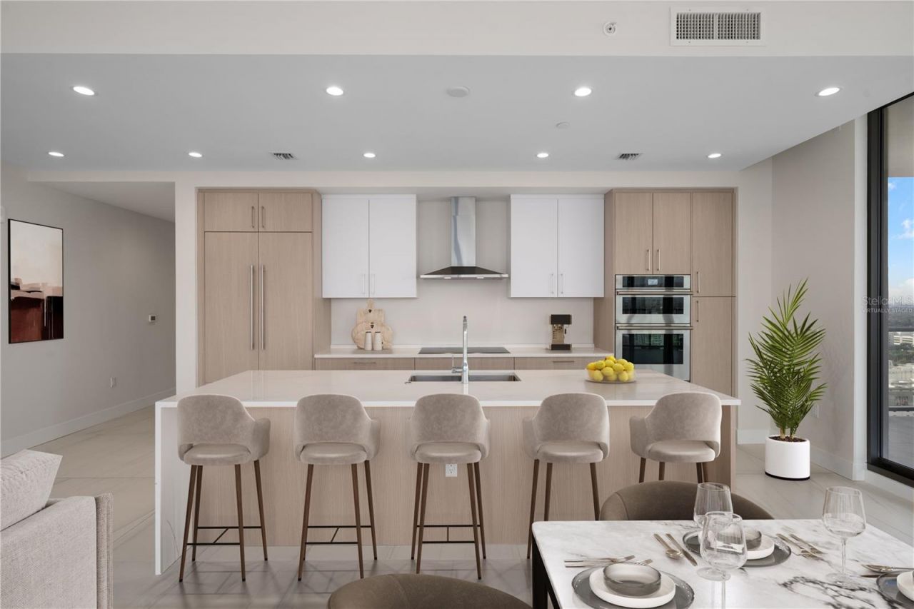 275 1st Avenue S, Unit 2401, Saint Petersburg, FL 33701 Photo