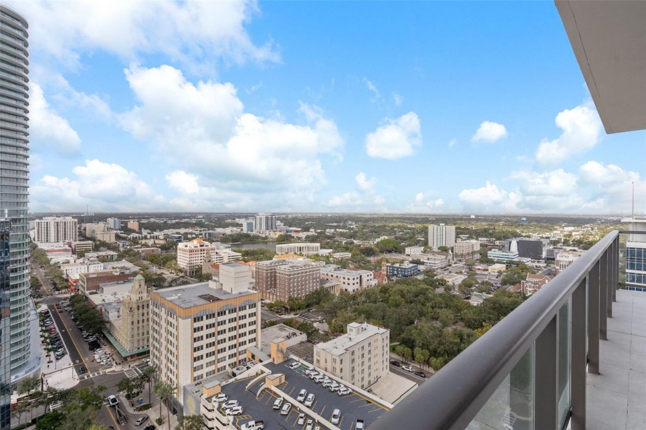 275 1st Avenue S, Unit 2401, Saint Petersburg, FL 33701 Photo