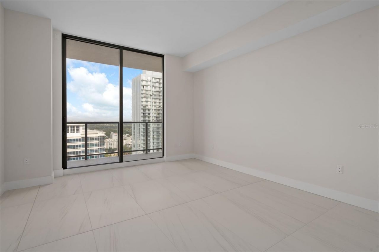 275 1st Avenue S, Unit 2401, Saint Petersburg, FL 33701 Photo