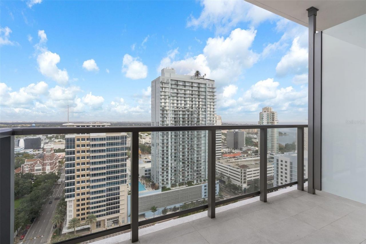 275 1st Avenue S, Unit 2401, Saint Petersburg, FL 33701 Photo