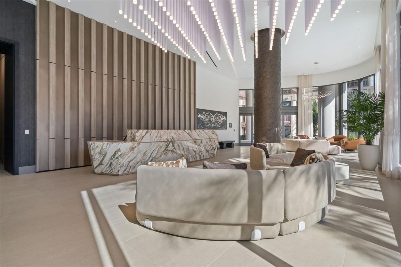 275 1st Avenue S, Unit 2401, Saint Petersburg, FL 33701 Photo