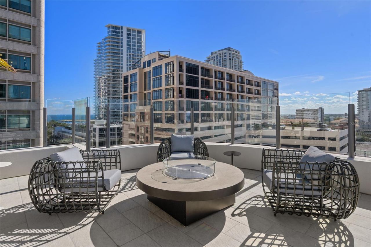 275 1st Avenue S, Unit 2401, Saint Petersburg, FL 33701 Photo