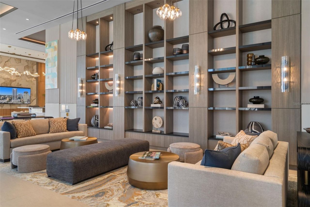 275 1st Avenue S, Unit 2401, Saint Petersburg, FL 33701 Photo