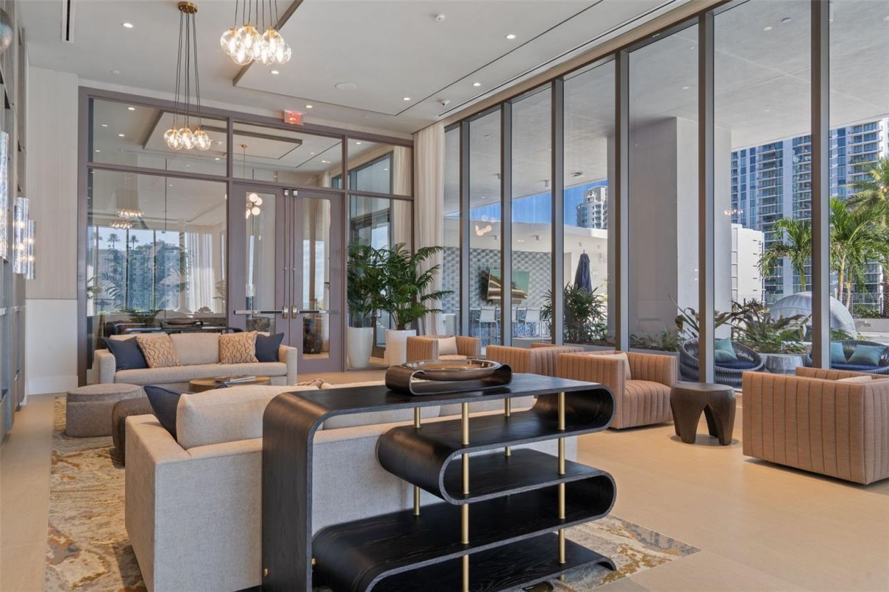 275 1st Avenue S, Unit 2401, Saint Petersburg, FL 33701 Photo