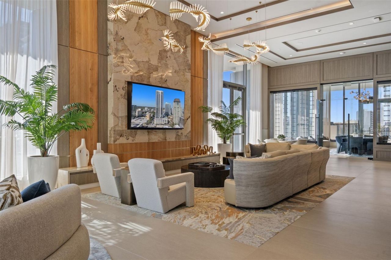 275 1st Avenue S, Unit 2401, Saint Petersburg, FL 33701 Photo