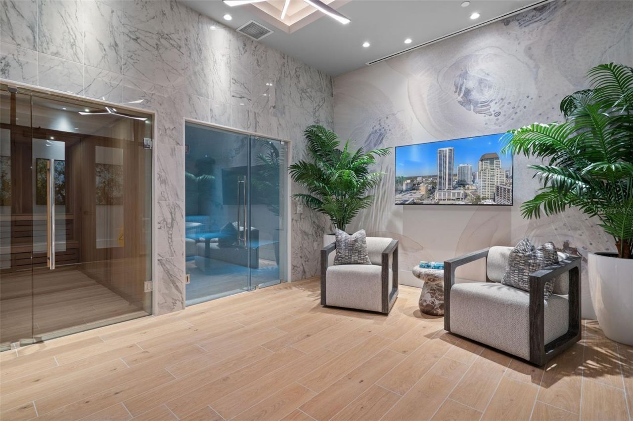 275 1st Avenue S, Unit 2401, Saint Petersburg, FL 33701 Photo