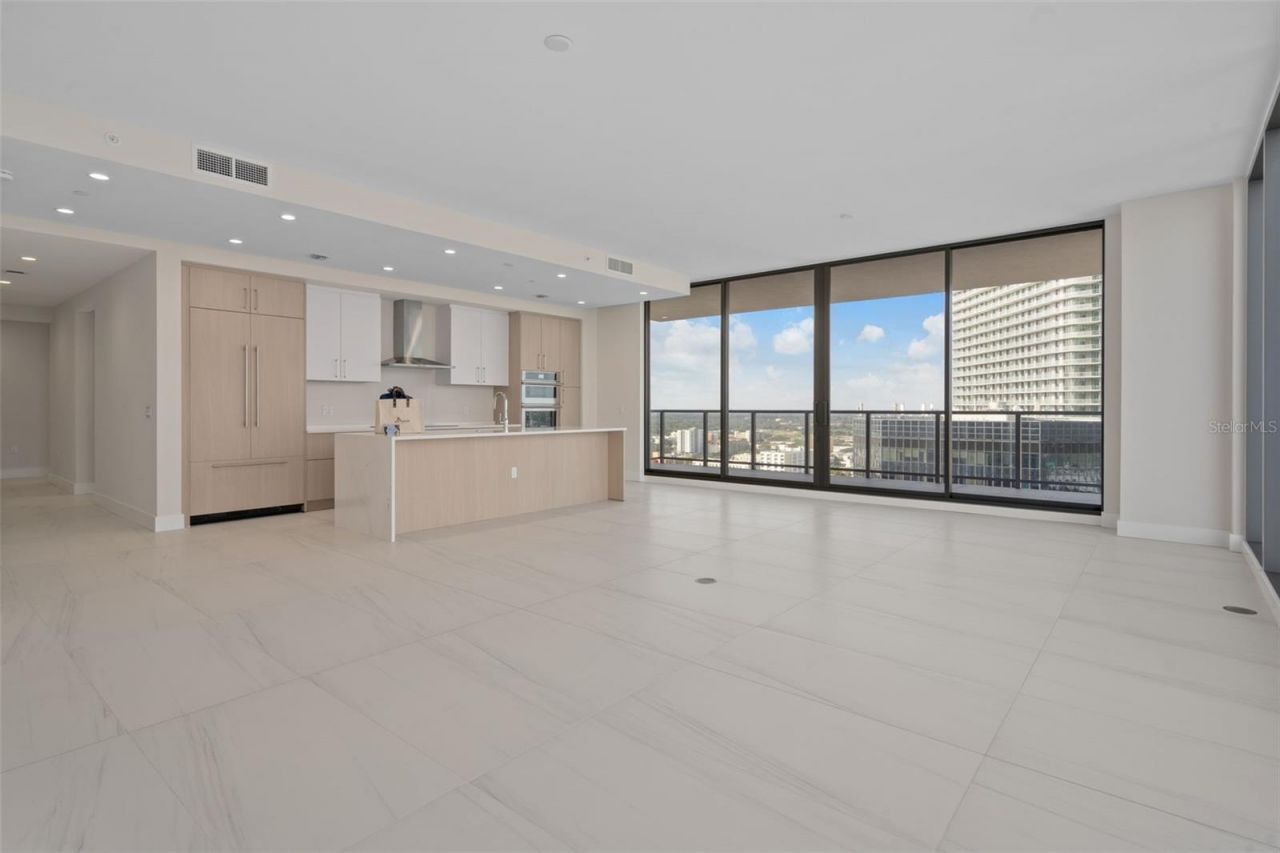 275 1st Avenue S, Unit 2401, Saint Petersburg, FL 33701 Photo