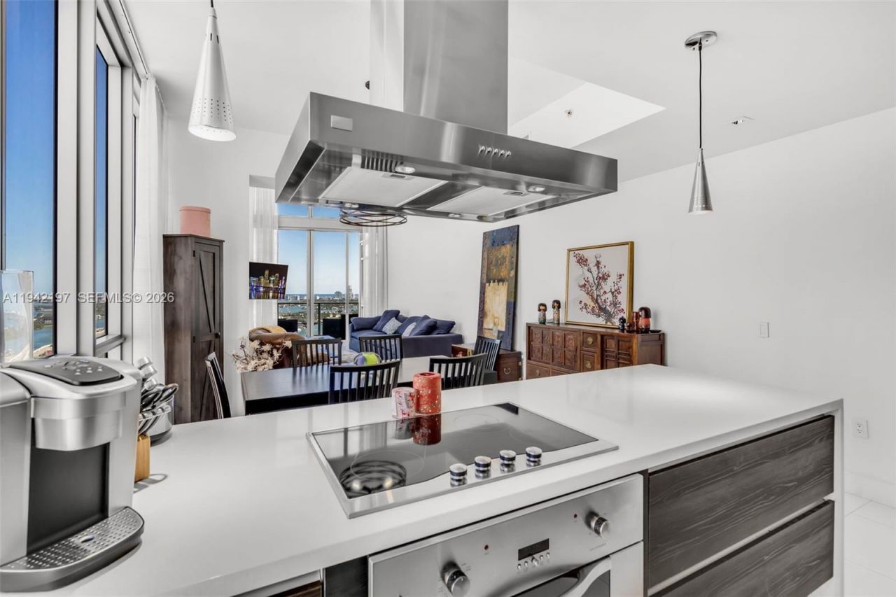 1100 Biscayne Blvd , Unit 2907, Miami, FL 33132 Photo