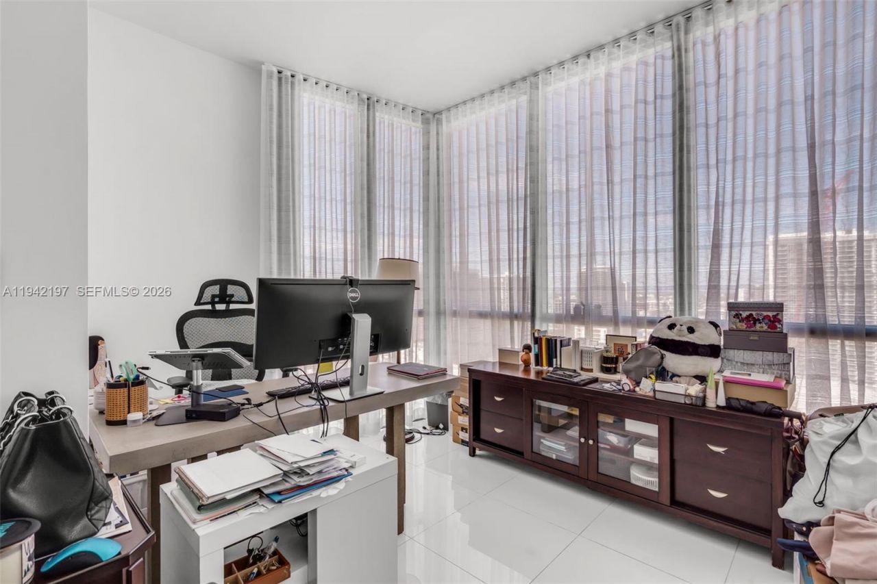 1100 Biscayne Blvd , Unit 2907, Miami, FL 33132 Photo