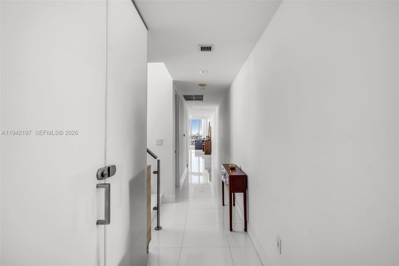 1100 Biscayne Blvd , Unit 2907, Miami, FL 33132 Photo